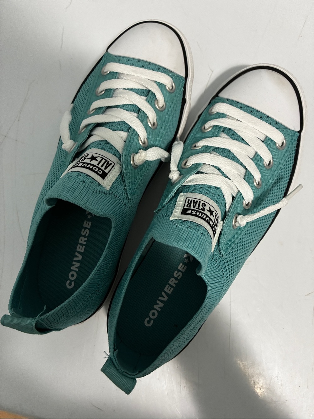 Big kid 3 fits a 5-6 woman’s converse low top never worn just been in the box